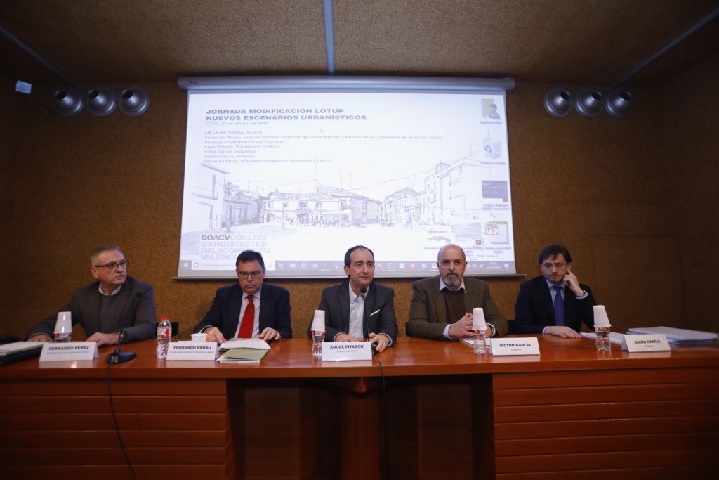 Los arquitectos de Castellón debaten sobre la modificación de la LOTUP.