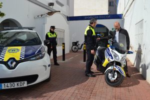 La Policía Local de la Vall d’Uixó recibe una nueva motocicleta