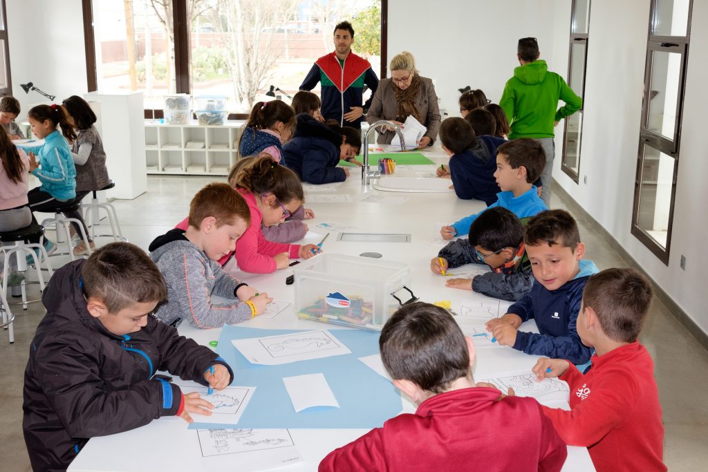 La Diputación propone hasta siete programas de visitas para abrir sus instalaciones a los escolares de la provincia