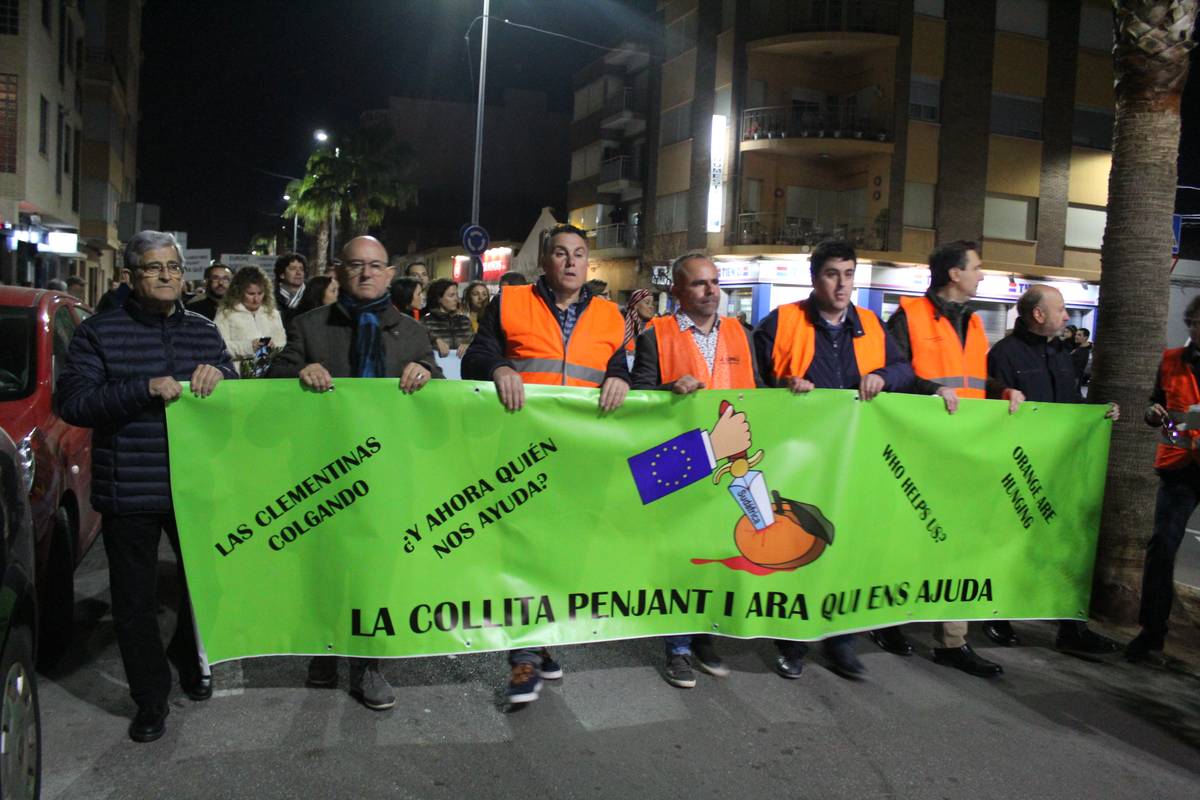 Nules recoge el clamor popular en defensa de la naranja