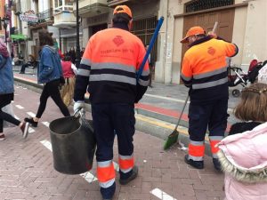 Castellón refuerza el despliegue de limpieza de Magdalena con 112 operarios y 59 vehículos