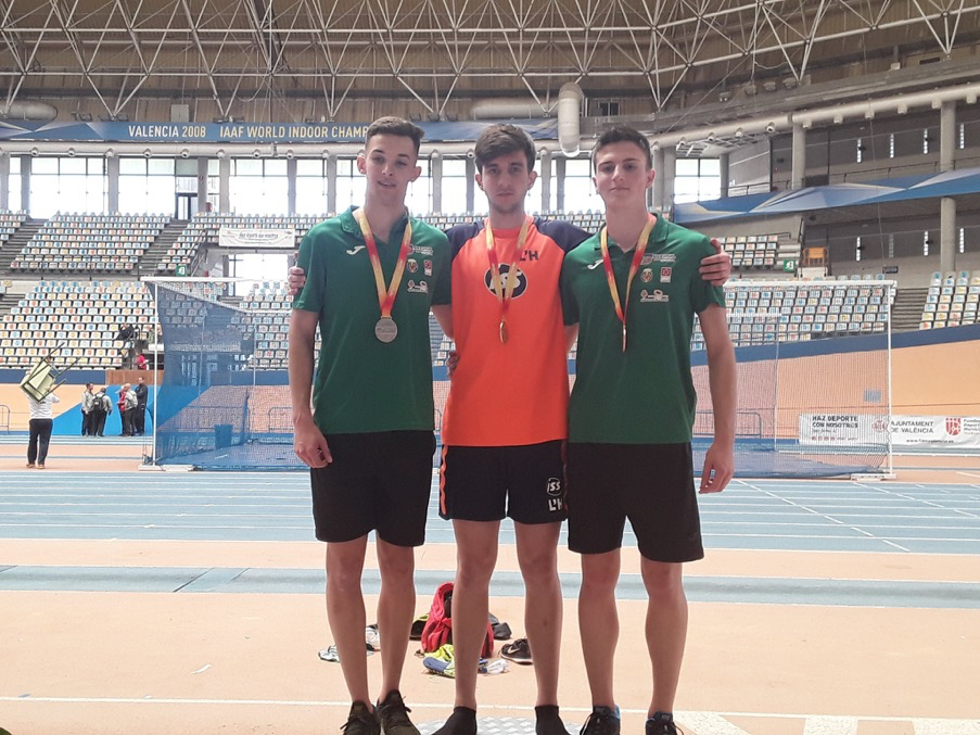 EL Playas destaca en el nacional sub-18 de pista cubierta de Valencia.