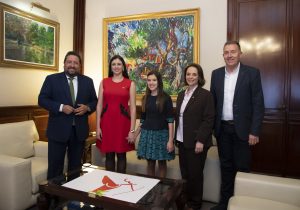 Moliner recibe a las reinas de las Fiestas de la Magdalena