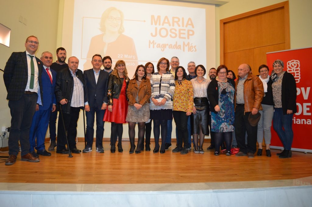 Adriana Lastra asiste a la presentación de Maria Josep Safont ante más de 400 personas