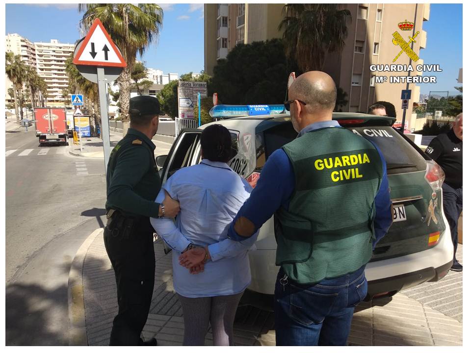 La Guardia Civil detiene en Calpe a un matrimonio especializado en el hurto y robo a ancianos