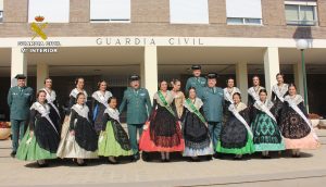 Las Reinas y Damas de las Fiestas de la Magdalena visitan la Comandancia de la Guardia Civil de Castellón