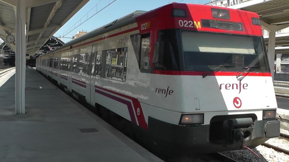 Renfe programa en Fallas la circulación de trenes de Cercanías durante las 24 horas