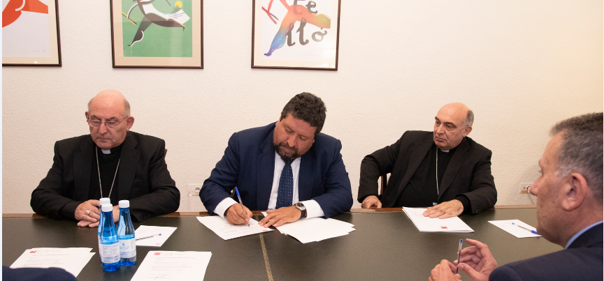 La Diputación firma un convenio con los dos obispos de la provincia para restaurar lo mejor del patrimonio castellonense