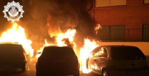 La Policía Local investiga el incendio de cuatro coches