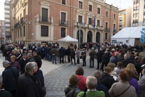 Cientos de mayores castellonenses solicitan su plaza en el Castellón Senior de la Diputación el primer día de inscripción