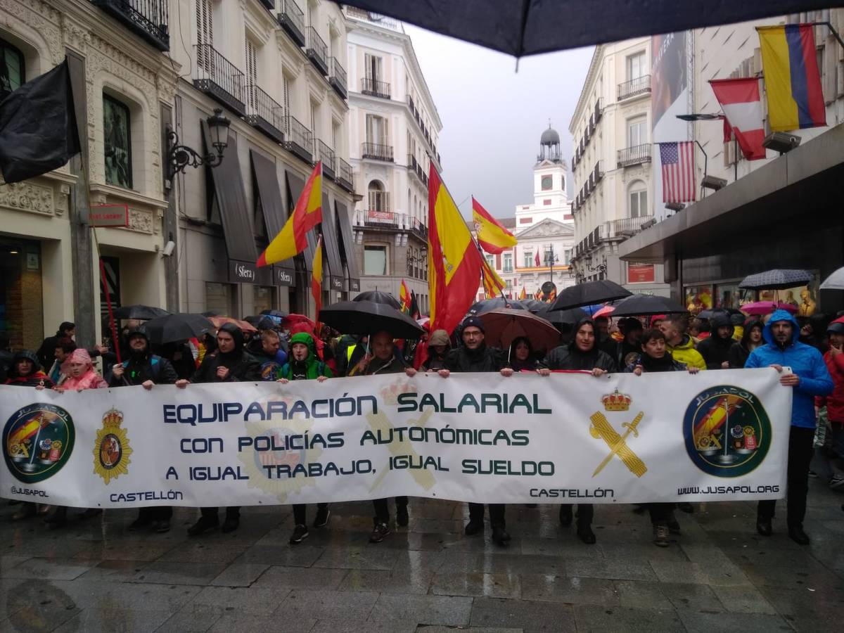 100 Guardias Civiles y Policías Nacionales de la provincia de Castellón se manifiestan en Madrid con JUSAPOL