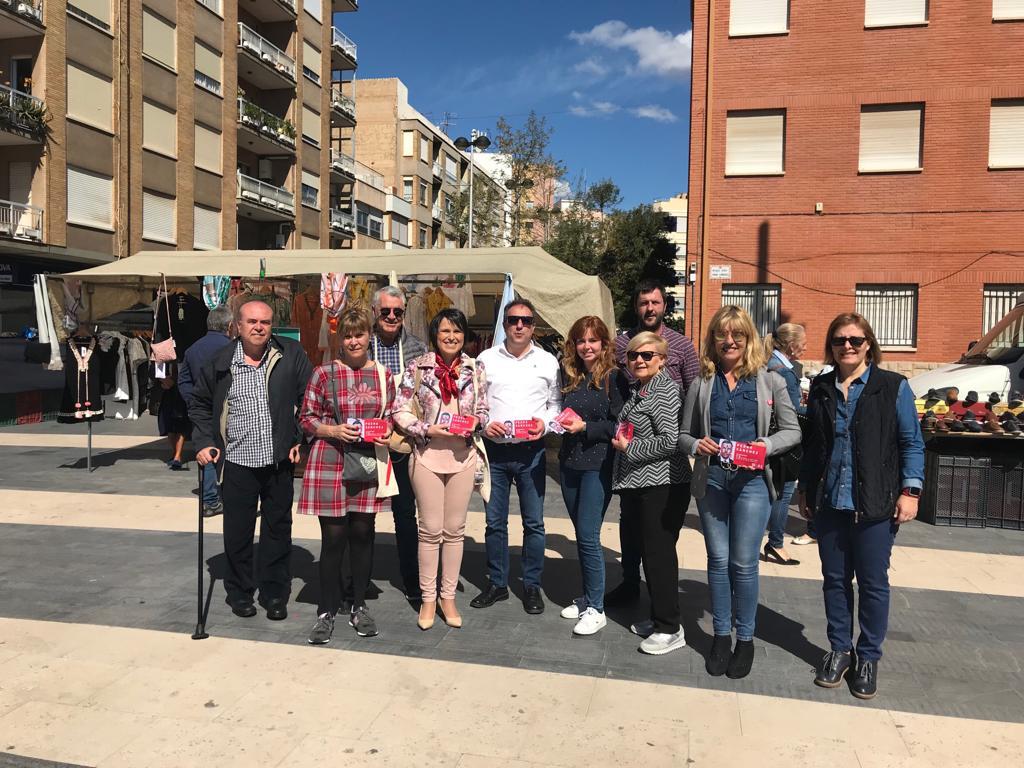 Los candidatos del PSOE hacen campaña en Almassora