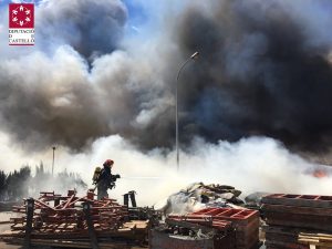 Incendio en una planta de reciclaje de Almassora