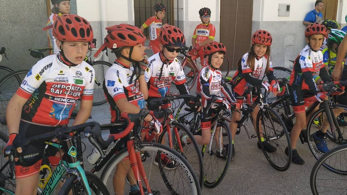 Fin de semana de carreras de escuelas de ciclismo