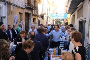 Los populares reúnen a cerca de 500 personas en el tradicional almuerzo de fiestas