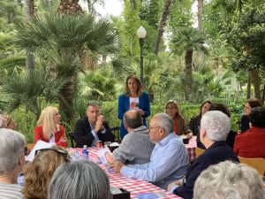 Begoña Carrasco promete una Unidad de Respiro por distrito