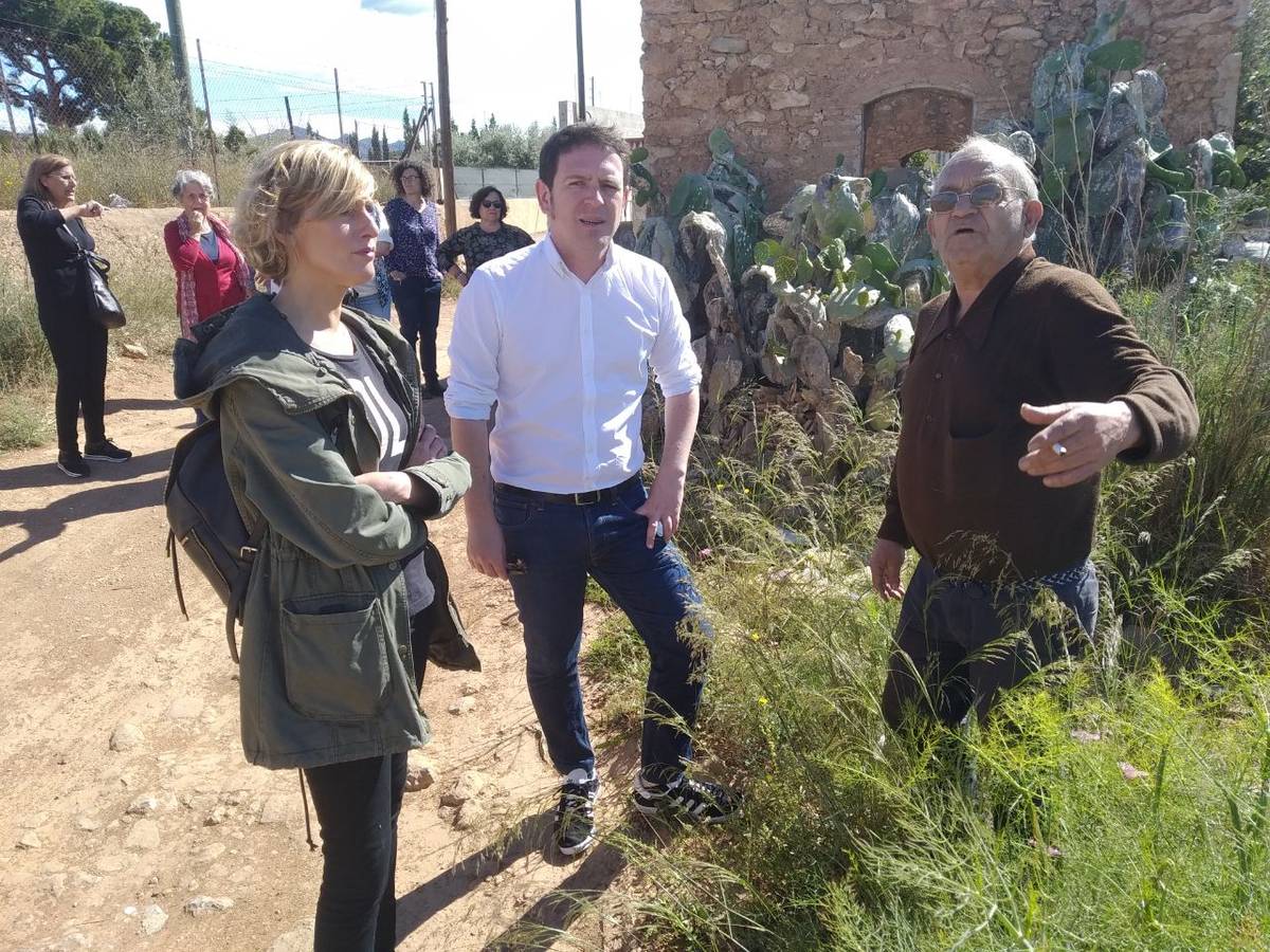 Garcia se compromete a resolver las demandas de los barrios periféricos de Castellón