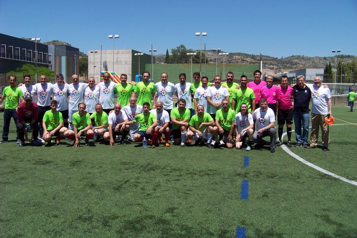 Los veteranos hacen que el fútbol sea solidario