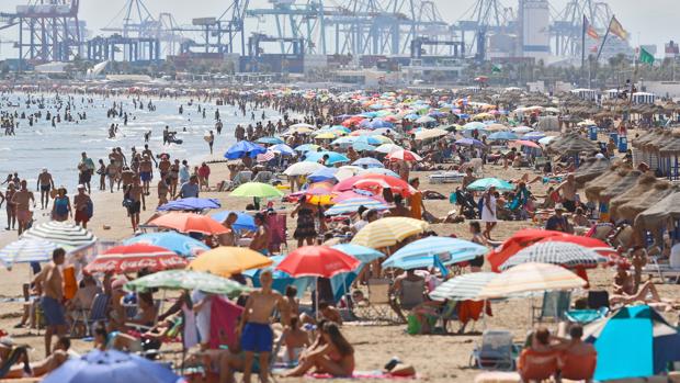 El viento de Levante mitigará la ola de calor en la Comunidad