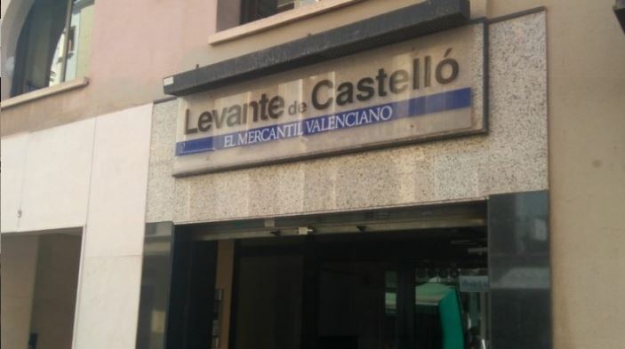 Concentración en contra del cierre de Levante de Castelló