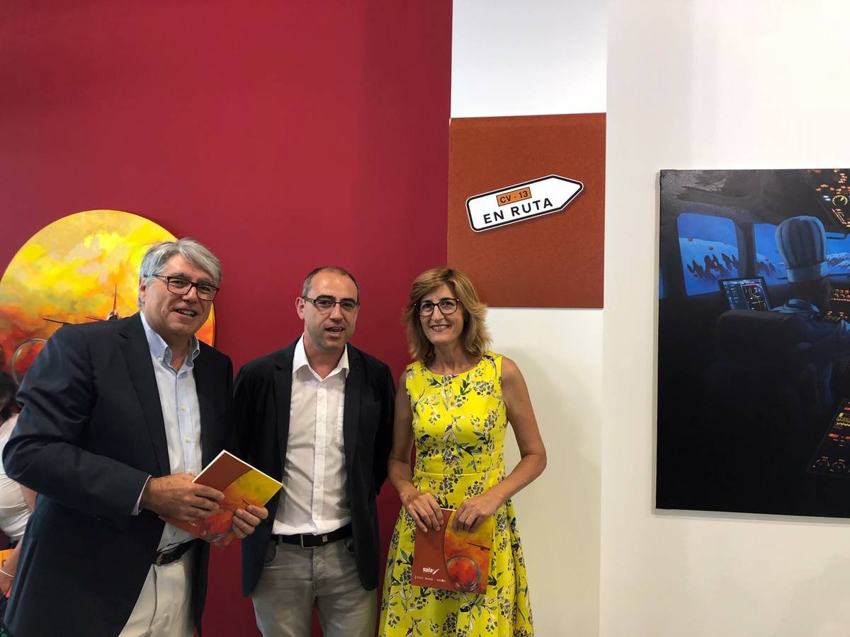 Santi Pérez asiste a la inauguración de la exposición ‘CV-13 En ruta’