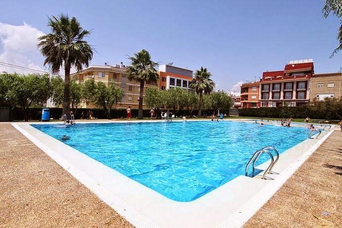 Cabanes fija el calendario de apertura de las piscinas y las playas