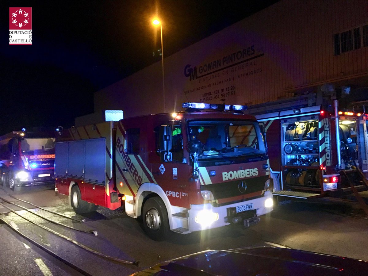 Incendio en un taller de automoción de Burriana