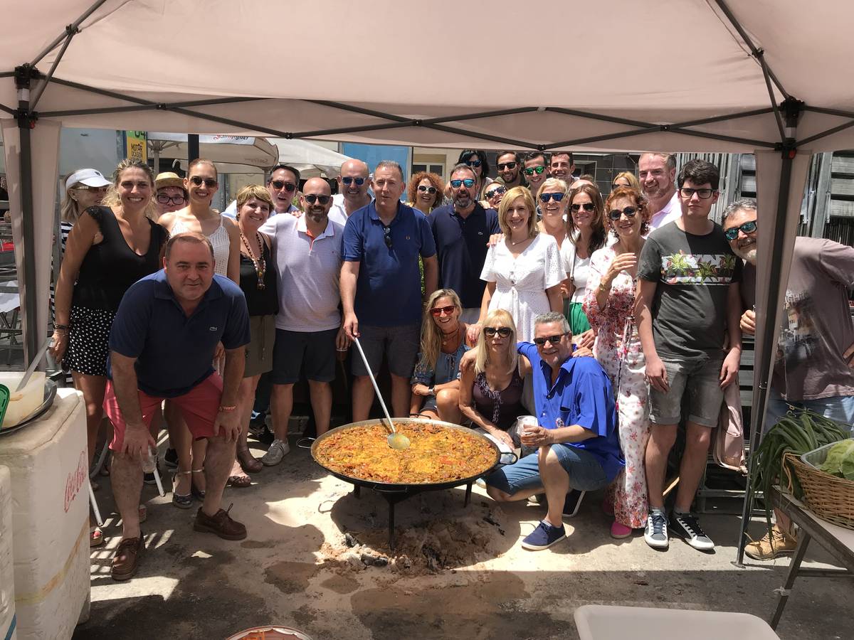 El Partido Popular de Castellón se une a las fiestas de Sant Pere del Grao cocinando una multitudinaria paella