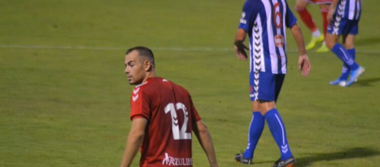 El CD Castellón vence y convence en El Collao (1-2)