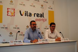 Las fiestas de Vila-real ‘reinventan’ el mesón del vino y la tapa con la I Fira Gastronòmica, en la avenida la Murà