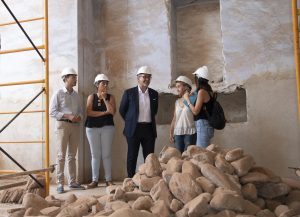 El presidente Martí visita las obras de recuperación de la Vieja Iglesia del Replà de les Alqueries