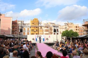 ‘La Fira de Sant Miquel’ acoge a miles de ondenses en su segundo día de comercios en la calle