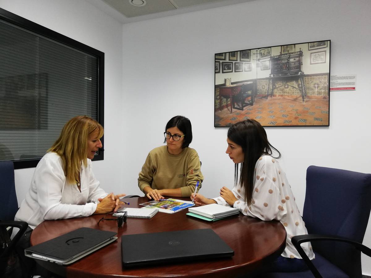 La directora de los parques del Desert y Columbretes solicita que la Diputación colabore para organizar excursiones de escolares de la provincia a las islas