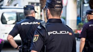 La Policía Nacional detiene a un hombre buscado por 10 juzgados y con tres órdenes de ingreso en prisión