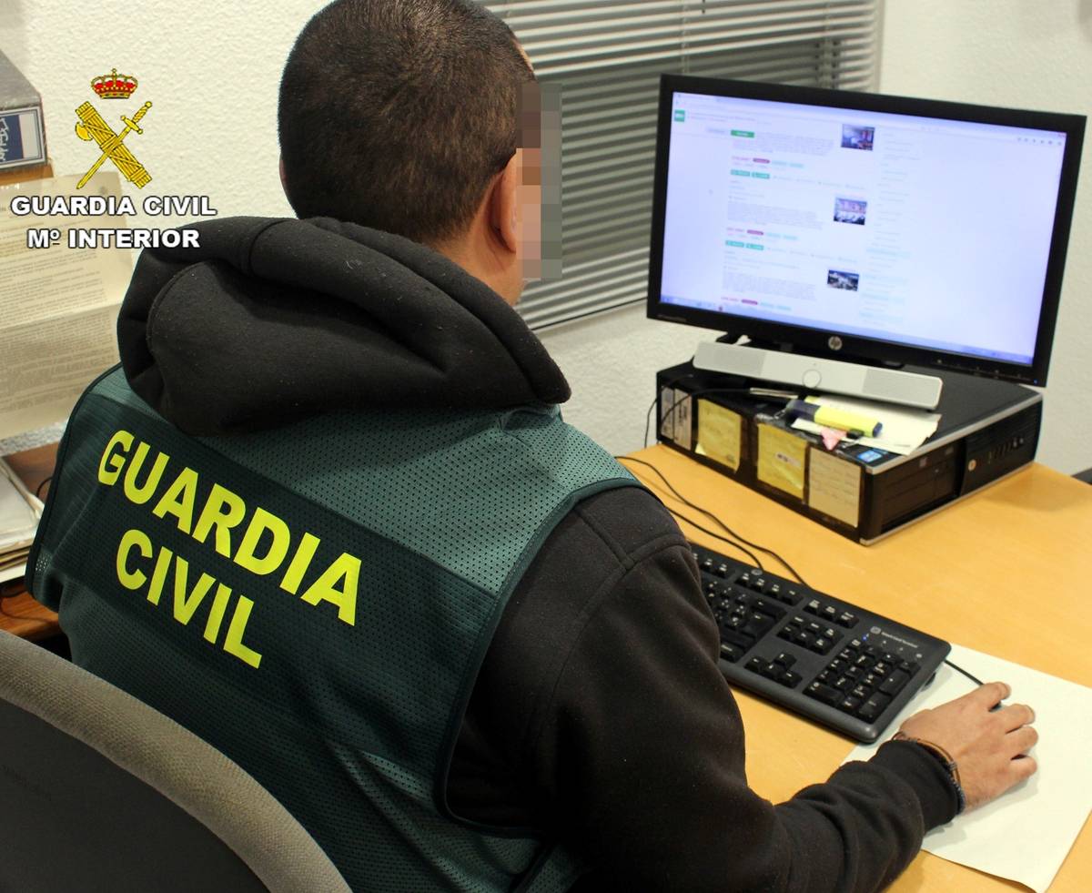 La Guardia Civil detiene en Murcia a un experimentado delincuente dedicado a cometer estafas inmobiliarias