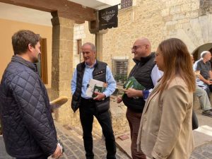 VOX recorre las calles de Morella e instala mesas informativas a lo largo y ancho de la provincia