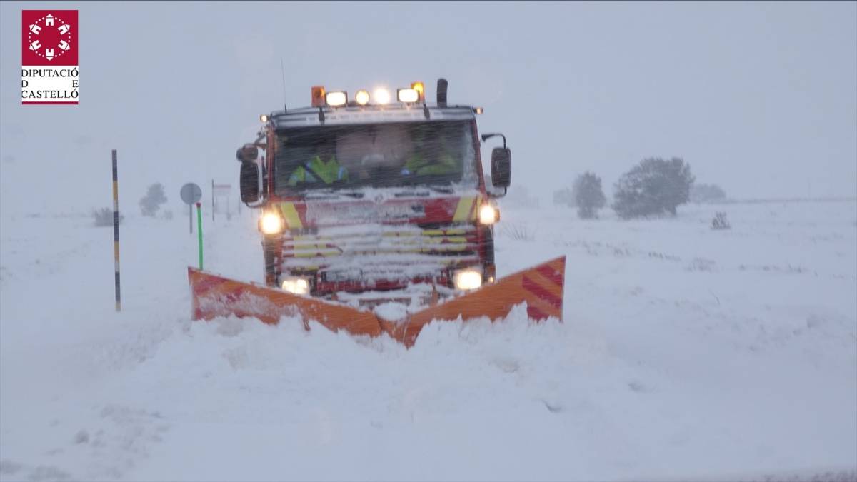 El Consorcio Provincial de Bomberos ha efectuado 350 servicios por las nevadas y el temporal costero