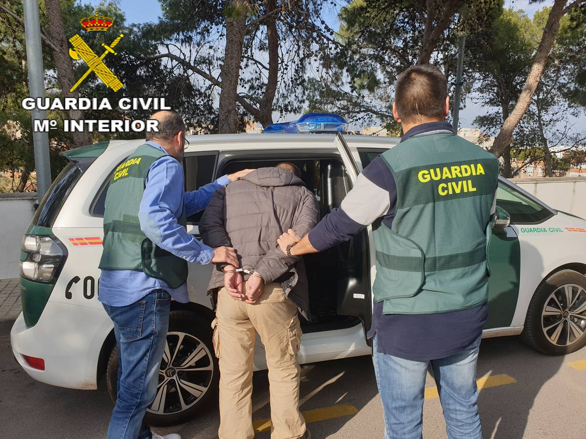 La Guardia Civil detiene a una persona por cinco delitos de hurto y otro de robo con violencia en Vall D´uixó