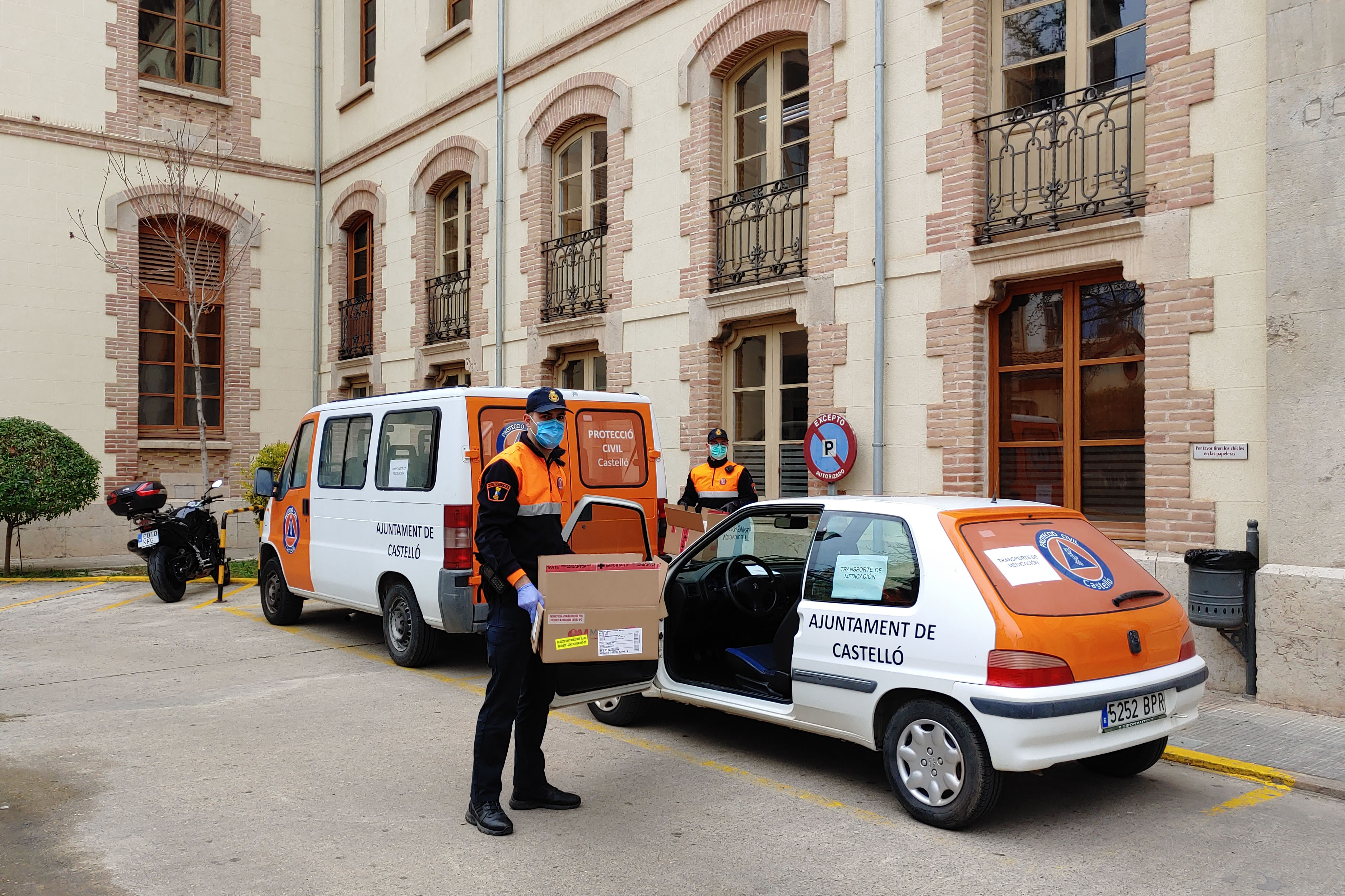 Voluntariado de Protección Civil del Ayuntamiento entrega a domicilio los medicamentos a enfermos oncológicos