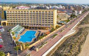 Gran Hotel Peñíscola**** cede carros de servicio a la residencia de mayores Benedicto XIII