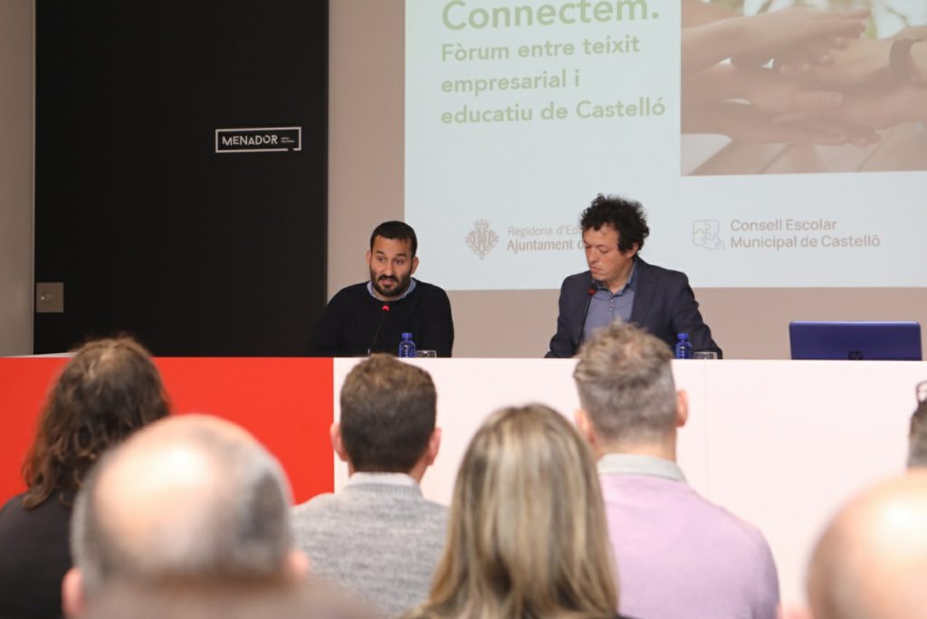 Educación comienza la distribución de más de 600 tablets en Castellón