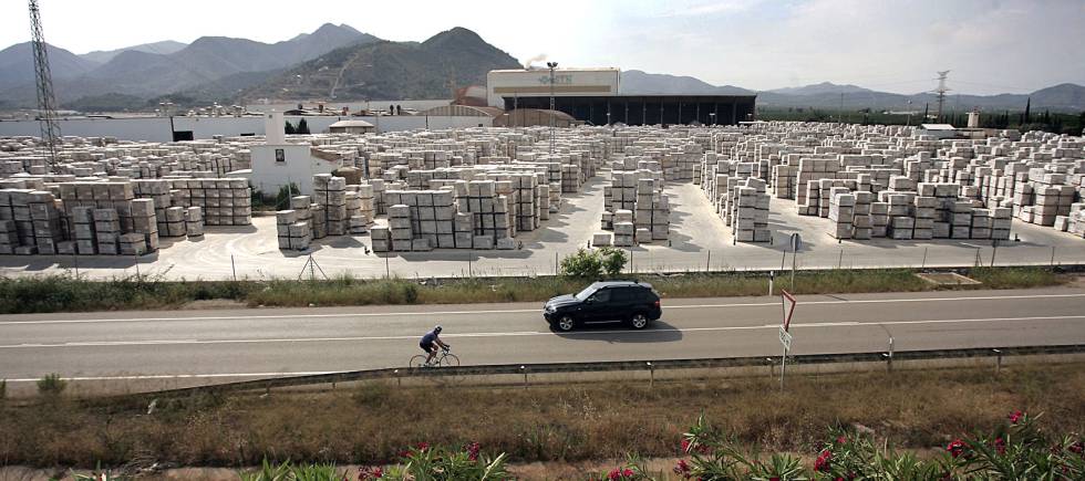 Caída estrepitosa de la demanda de azulejos por las decisiones gubernamentales en los mercados