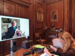 Felicitación a la mujer más longeva de Castellón