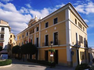 La UME desinfecta Segorbe, el Ejército patrulla sus calles y la brigada elimina las malezas del sector 1