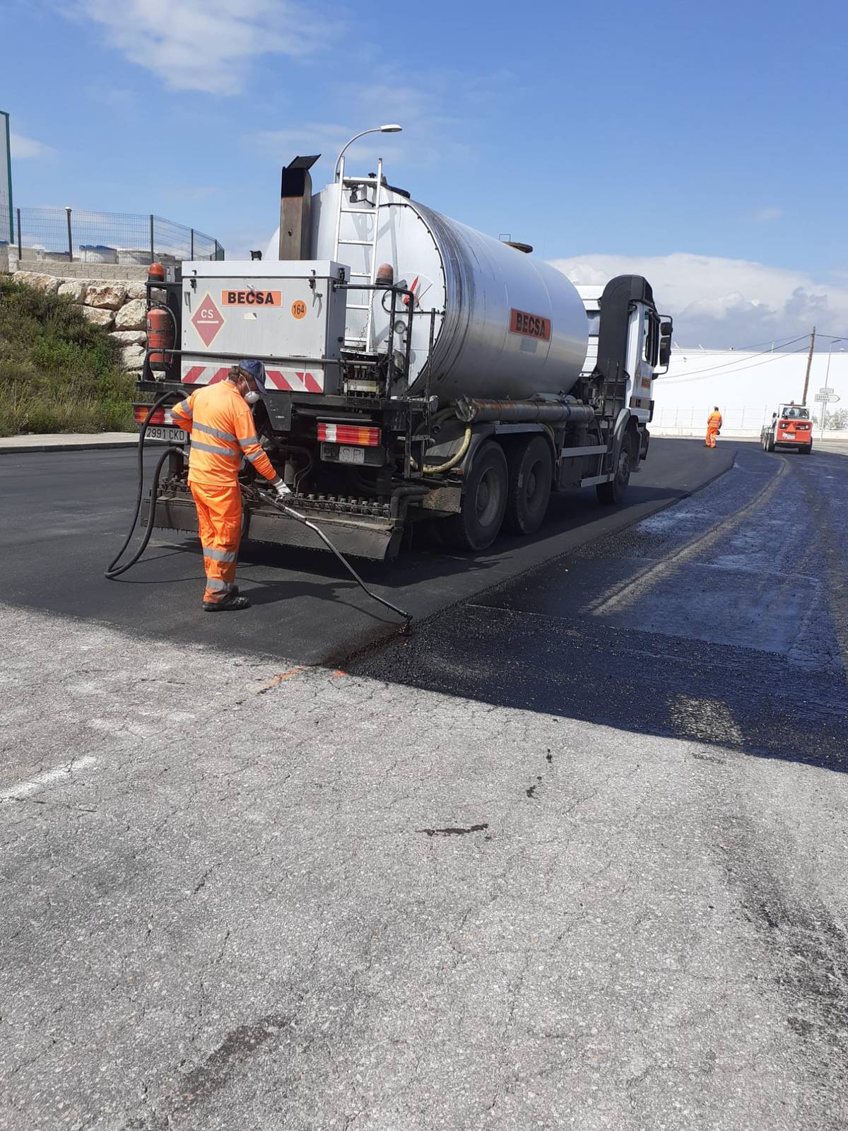 El Ayuntamiento de Onda invierte 100.000 euros en   mejorar el asfaltado de sus áreas industriales