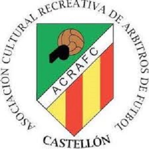 Los árbitros de fútbol de Castellón muestran tarjeta roja al covid-19