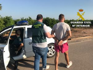 La Guardia Civil detiene a una persona por un delito de robo en una vivienda de la población de Nules