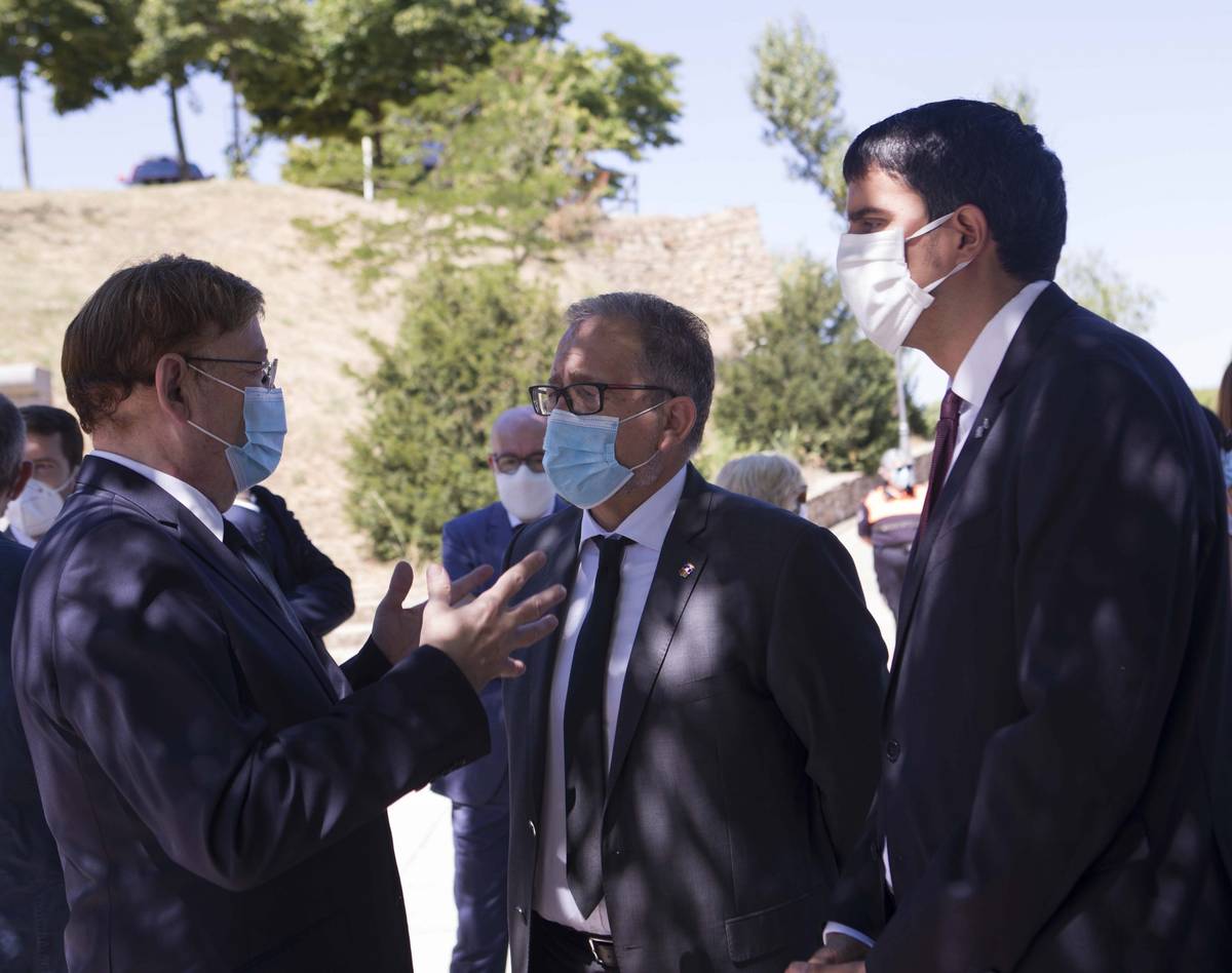 José Martí asiste en Morella al homenaje a las víctimas de la Covid para trasladar a la población el «respaldo y cariño» de toda la provincia de Castellón