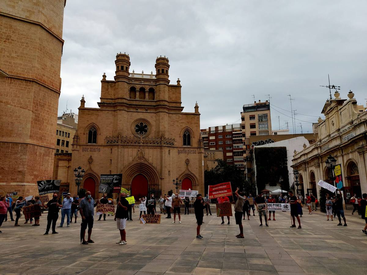 El PP critica la falta de respuesta municipal a los vendedores del mercado del lunes