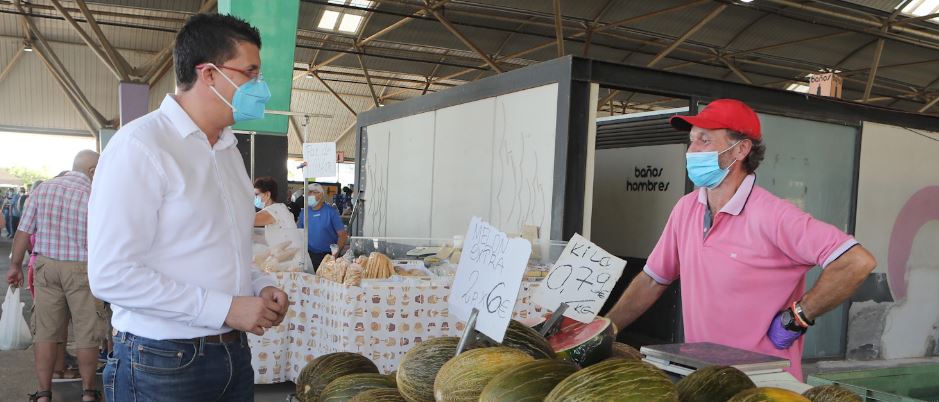 El Mercado del Lunes abrirá mañana con todos los puestos tras reducir el tamaño de las paradas